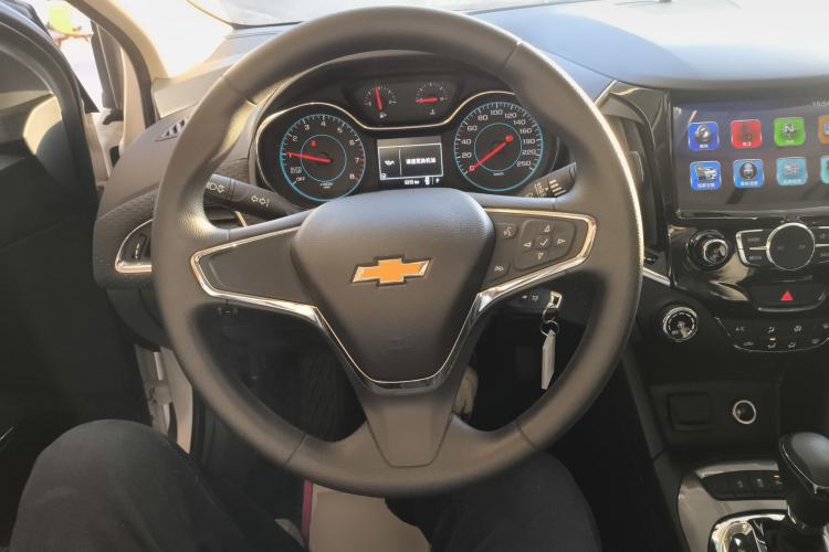 Used Chevrolet Cruze 2016 1.5L Automatic Luxury Edition Steering Wheel