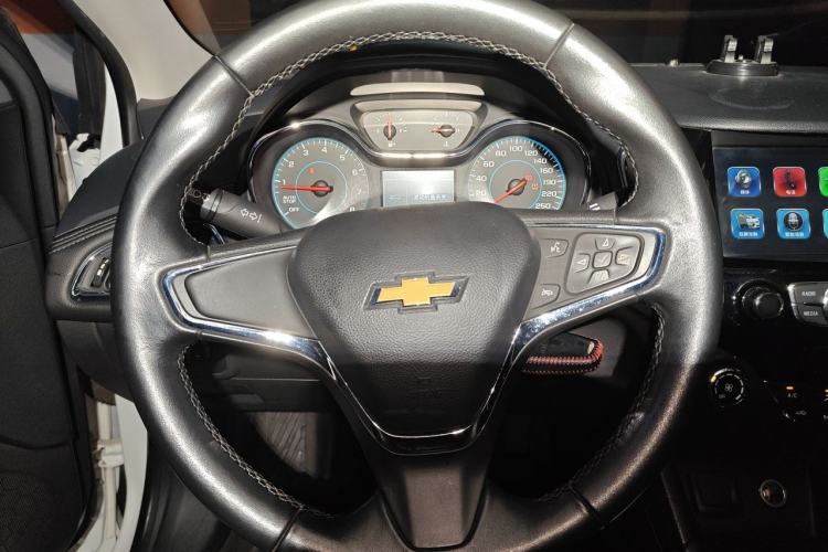Used Chevrolet Cruze 2016 1.4T DCG Luxury Edition Steering Wheel