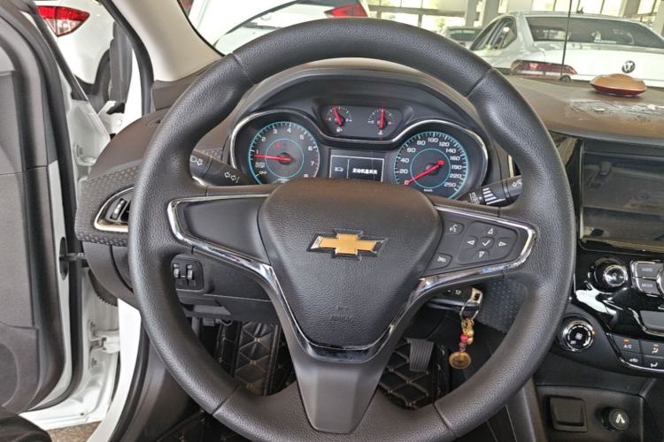 Used Chevrolet Cruze 2016 1.5L Automatic Luxury Edition Steering Wheel