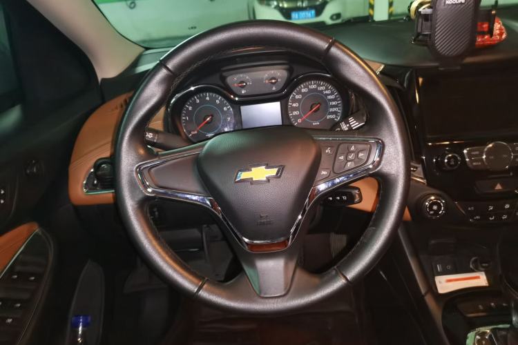Used Chevrolet Cruze 2016 1.4T DCG Luxury Edition Steering Wheel