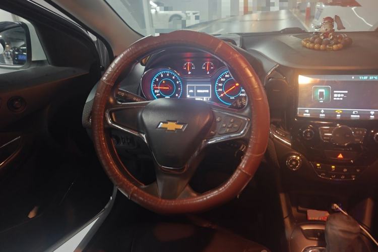 Used Chevrolet Cruze 2016 1.5L Automatic Luxury Edition Steering Wheel
