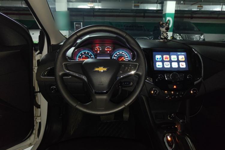 Used Chevrolet Cruze 2016 1.5L Automatic Luxury Edition Steering Wheel