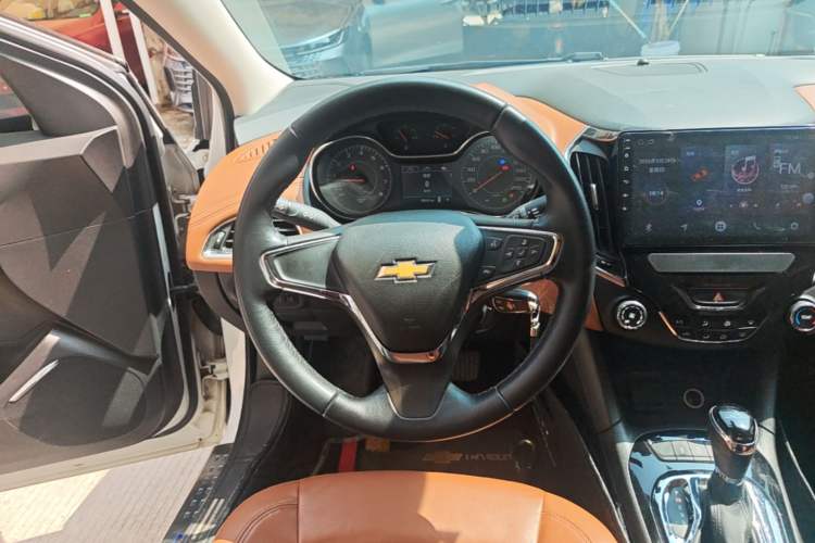 Used Chevrolet Cruze 2016 1.4T DCG Luxury Edition Steering Wheel