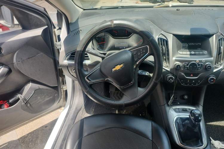Used Chevrolet Cruze 2016 1.5L Manual Elite Edition Steering Wheel