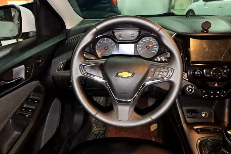 Used Chevrolet Cruze 2016 1.5L Manual Elite Edition Steering Wheel