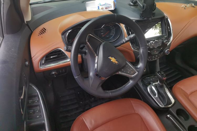 Used Chevrolet Cruze 2016 1.4T DCG Luxury Edition Steering Wheel