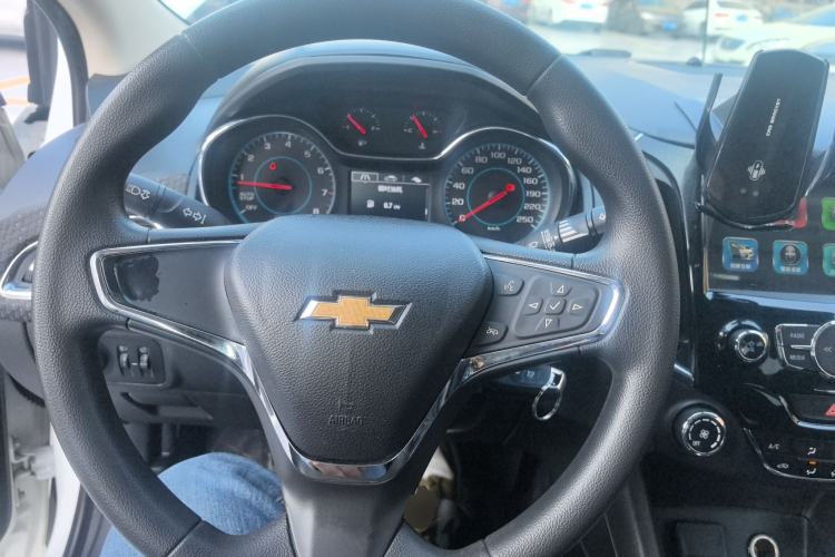 Used Chevrolet Cruze 2016 1.5L Automatic Luxury Edition Steering Wheel
