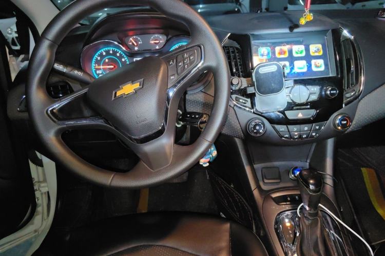 Used Chevrolet Cruze 2016 1.5L Automatic Luxury Edition Steering Wheel