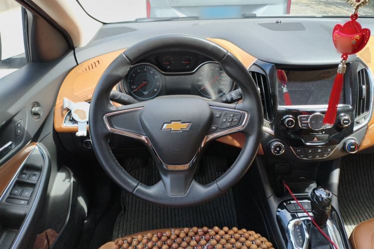 Used Chevrolet Cruze 2016 1.4T DCG Luxury Edition Steering Wheel