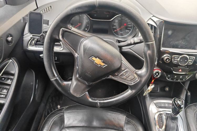 Used Chevrolet Cruze 2016 1.4T DCG Luxury Edition Steering Wheel