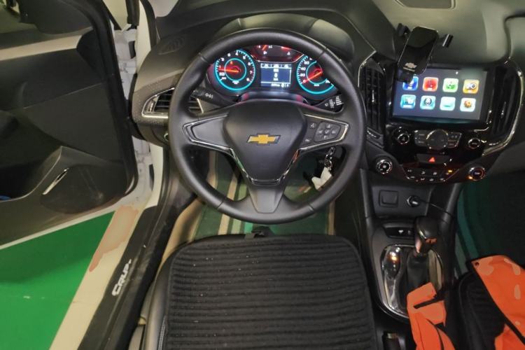 Used Chevrolet Cruze 2016 1.5L Automatic Luxury Edition Steering Wheel