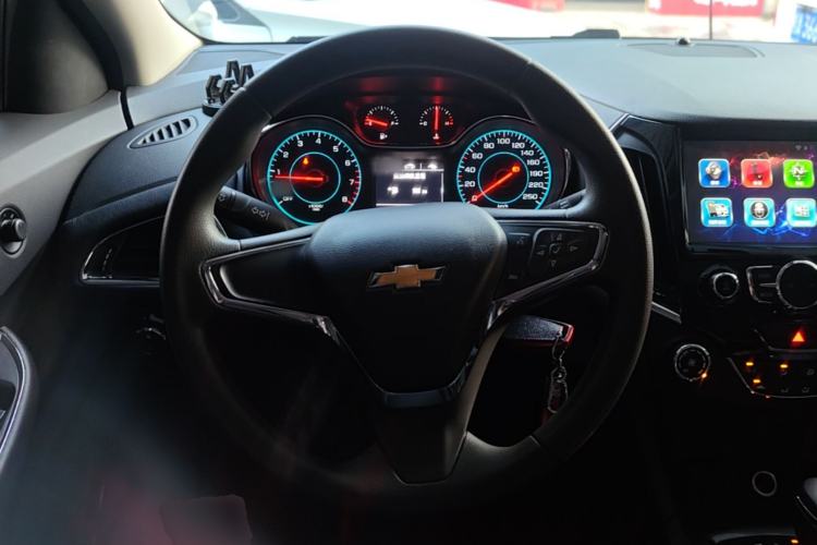Used Chevrolet Cruze 2016 1.5L Automatic Luxury Edition Steering Wheel