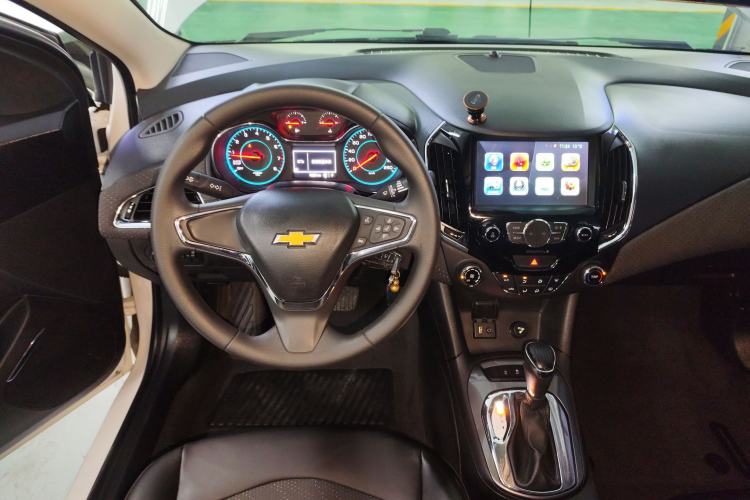 Used Chevrolet Cruze 2016 1.5L Automatic Luxury Edition Steering Wheel