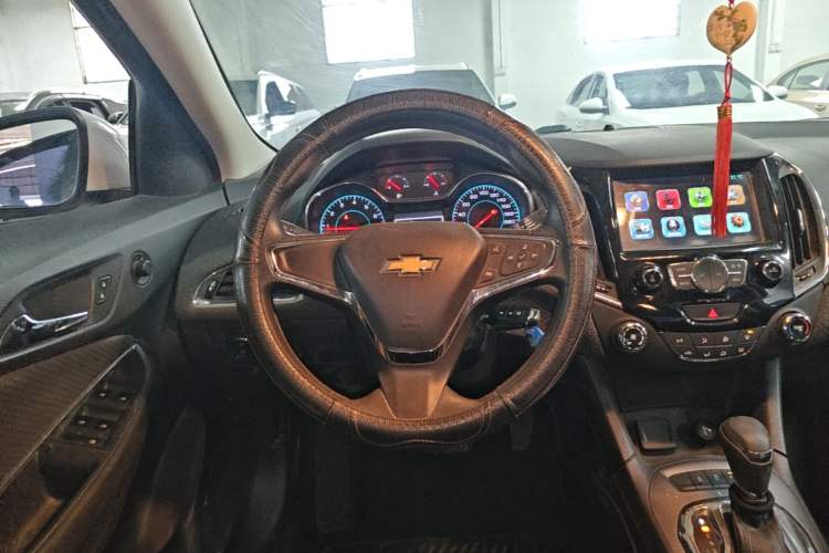 Used Chevrolet Cruze 2016 1.5L Automatic Luxury Edition Steering Wheel