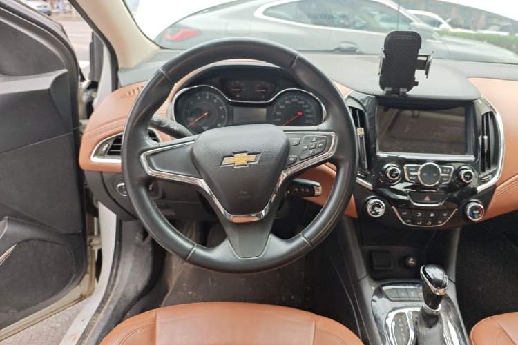 Used Chevrolet Cruze 2016 1.4T DCG Luxury Edition Steering Wheel
