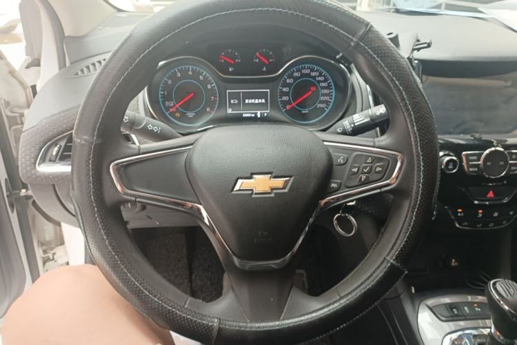 Used Chevrolet Cruze 2016 1.5L Automatic Luxury Edition Steering Wheel