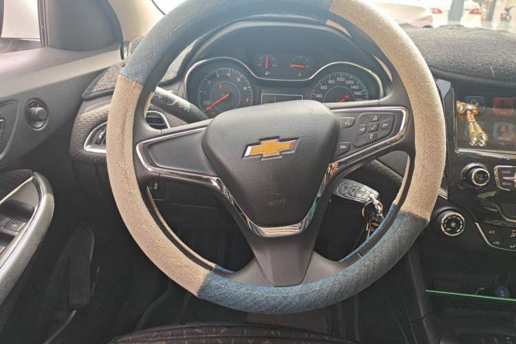 Used Chevrolet Cruze 2016 1.5L Automatic Luxury Edition Steering Wheel