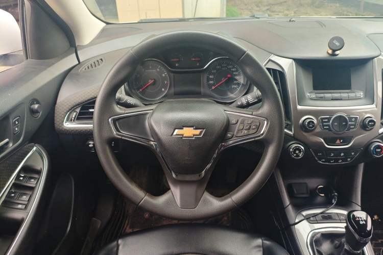 Used Chevrolet Cruze 2016 1.5L Manual Elite Edition Steering Wheel