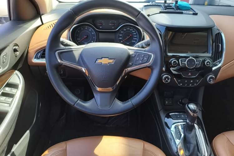 Used Chevrolet Cruze 2016 1.4T DCG Luxury Edition Steering Wheel