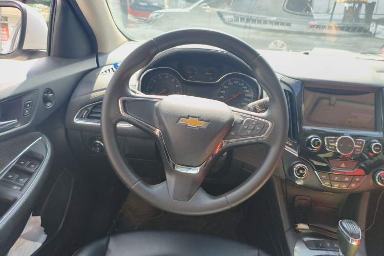 Used Chevrolet Cruze 2016 1.5L Automatic Luxury Edition Steering Wheel