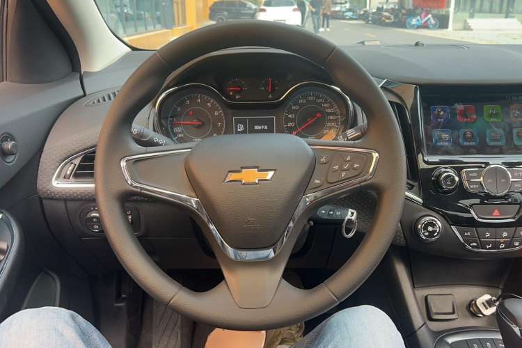 Used Chevrolet Cruze 2016 1.5L Automatic Luxury Edition Steering Wheel