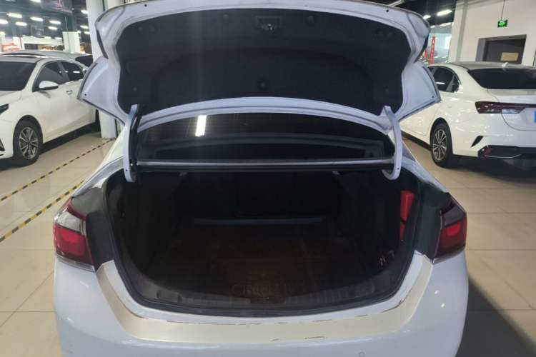 Used Chevrolet Cruze 2016 1.5L Automatic Luxury Edition Trunk