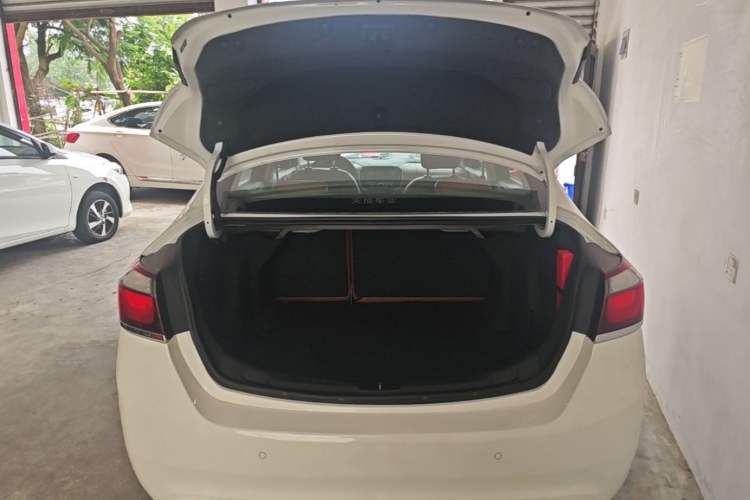 Used Chevrolet Cruze 2016 1.4T DCG Luxury Edition Trunk