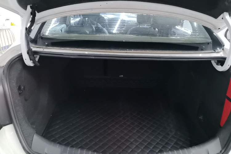 Used Chevrolet Cruze 2016 1.5L Automatic Luxury Edition Trunk
