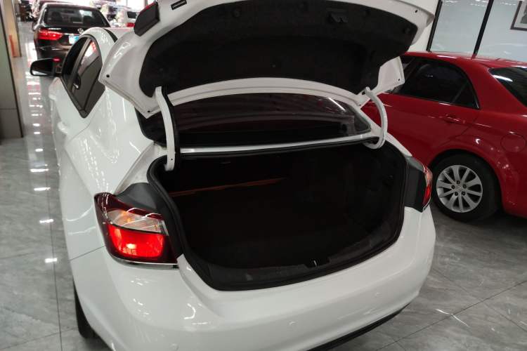 Used Chevrolet Cruze 2016 1.5L Automatic Stylish Sunroof Version Trunk