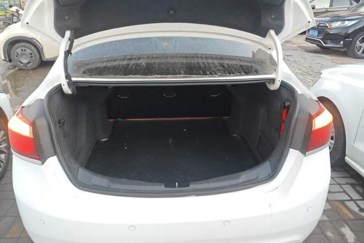 Used Chevrolet Cruze 2016 1.5L Automatic Stylish Sunroof Version Trunk