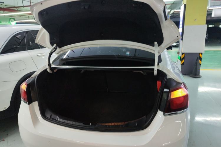 Used Chevrolet Cruze 2016 1.5L Automatic Luxury Edition Trunk