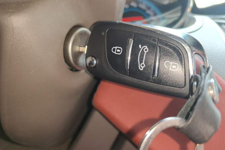 Used Chevrolet Cruze 2016 1.5L Automatic Stylish Sunroof Version Vehicle Key