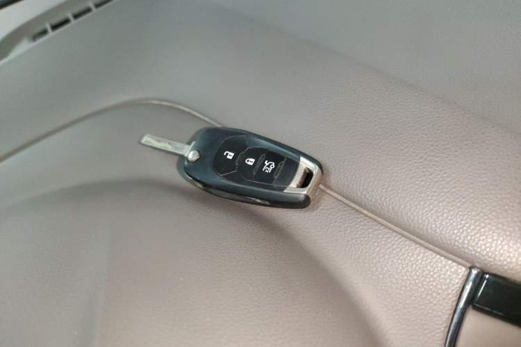 Used Chevrolet Cruze 2016 1.5L Automatic Stylish Sunroof Version Vehicle Key