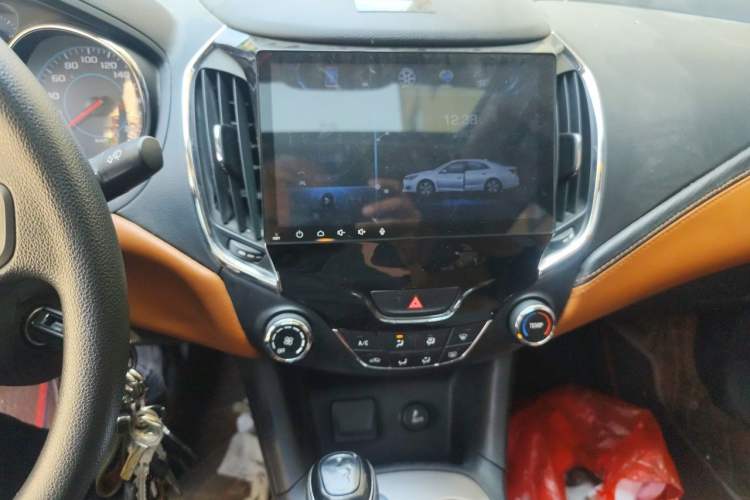 Used Chevrolet Cruze 2017 1.5L Automatic Pioneer Sunroof Edition Audio And AC Panel