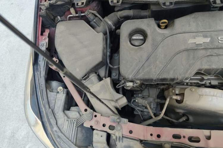 Used Chevrolet Cruze 2017 1.5L Automatic Pioneer Sunroof Edition Engine Bay Right