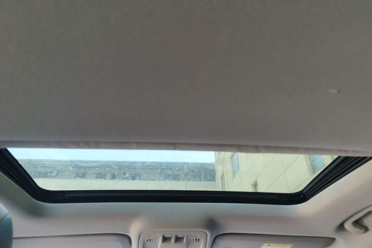 Used Chevrolet Cruze 2017 1.5L Automatic Pioneer Sunroof Edition Headliner