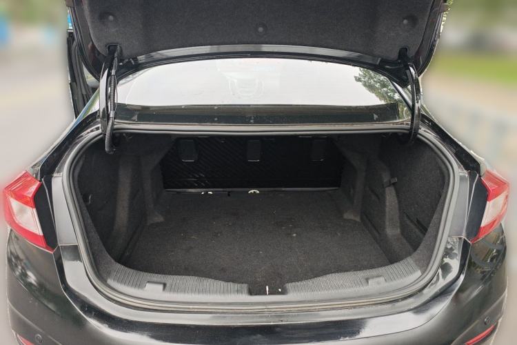 Used Chevrolet Cruze 2017 1.5L Automatic Xuanfeng Edition Trunk
