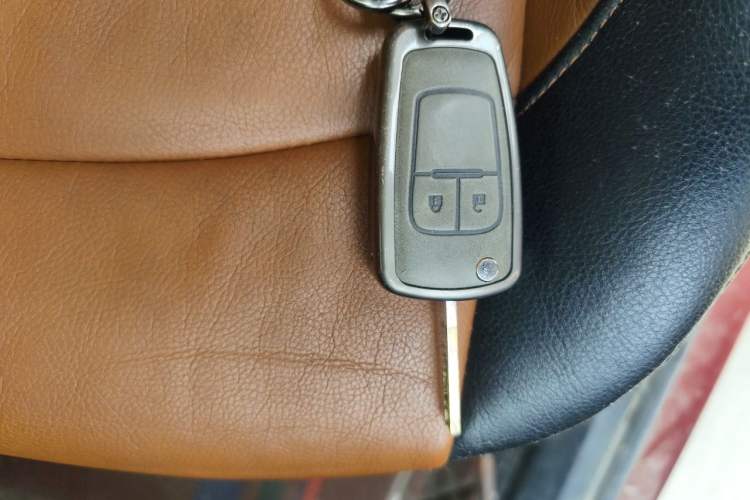 Used Chevrolet Cruze 2017 1.5L Automatic Pioneer Sunroof Edition Vehicle Key