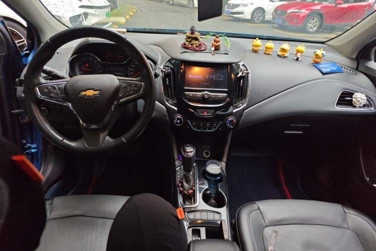 Used Chevrolet Cruze 2017 1.4T Hatchback Dual-Clutch Lingfeng Edition Center Console