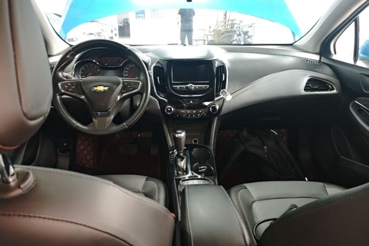 Used Chevrolet Cruze 2017 1.4T Hatchback Dual-Clutch Lingfeng Edition Center Console