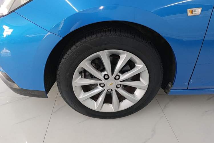 Used Chevrolet Cruze 2017 1.5L Automatic Pioneer Sunroof Edition Exterior 4