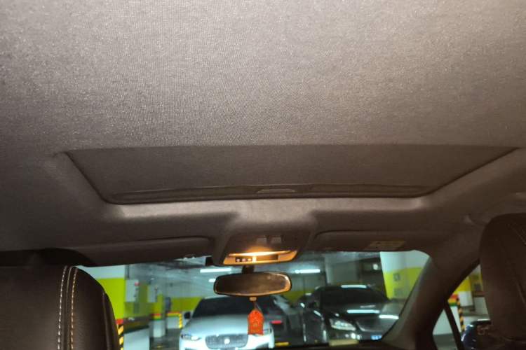 Used Chevrolet Cruze 2017 1.4T Hatchback Dual-Clutch Lingfeng Edition Headliner