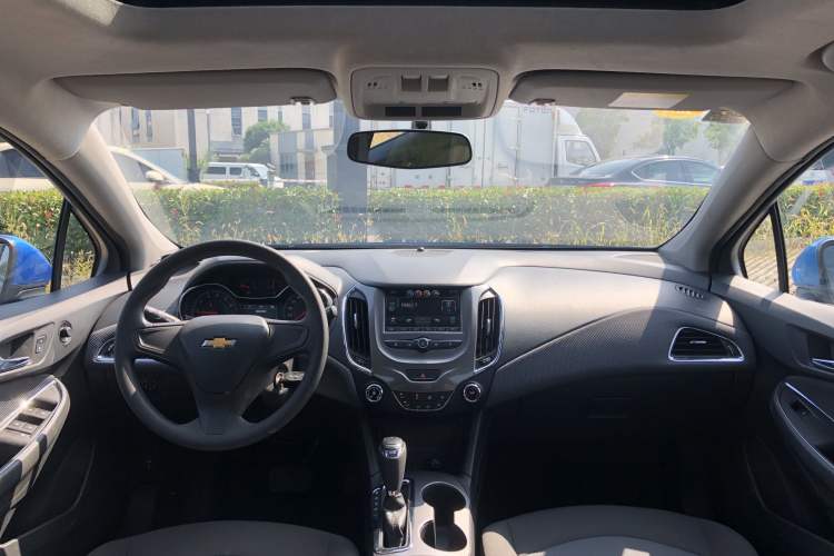 Used Chevrolet Cruze 2017 1.5L Hatchback Automatic Pioneer Sunroof Edition Interior 1