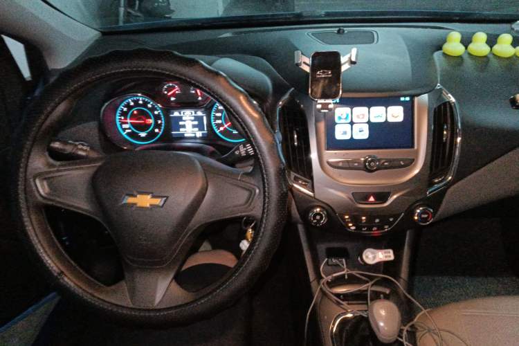 Used Chevrolet Cruze 2017 1.5L Manual Pioneer Edition Interior 2