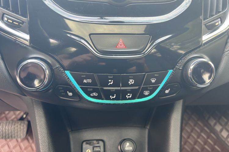 Used Chevrolet Cruze 2017 1.4T Hatchback Dual-Clutch Lingfeng Edition Interior 7