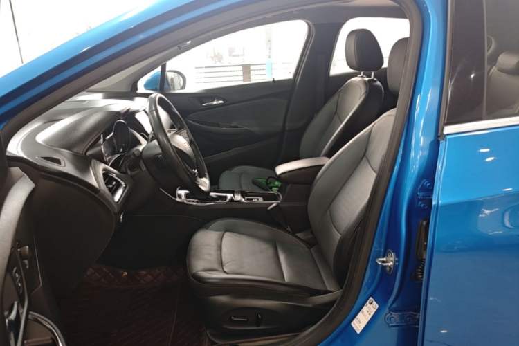 Used Chevrolet Cruze 2017 1.4T Hatchback Dual-Clutch Lingfeng Edition Left Front Seat
