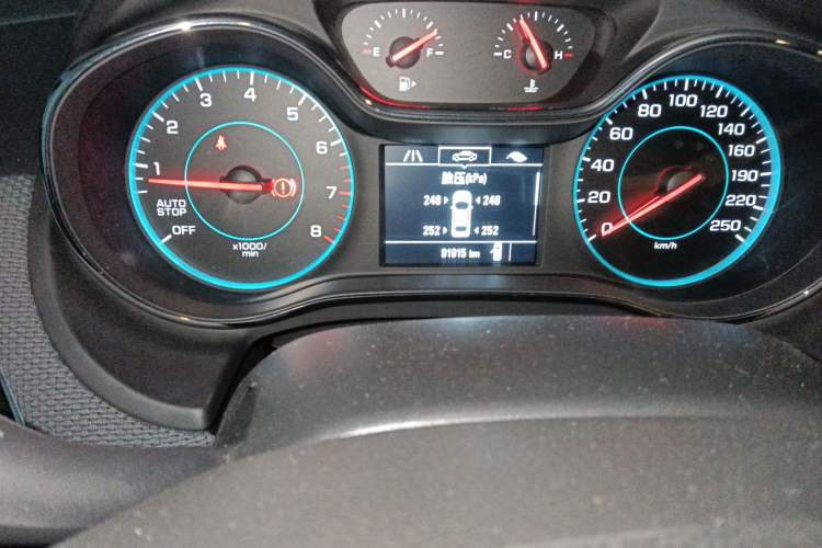 Used Chevrolet Cruze 2017 1.5L Manual Pioneer Edition Odometer Close Up