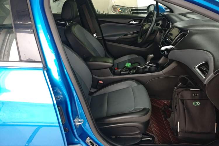 Used Chevrolet Cruze 2017 1.4T Hatchback Dual-Clutch Lingfeng Edition Right Front Seat