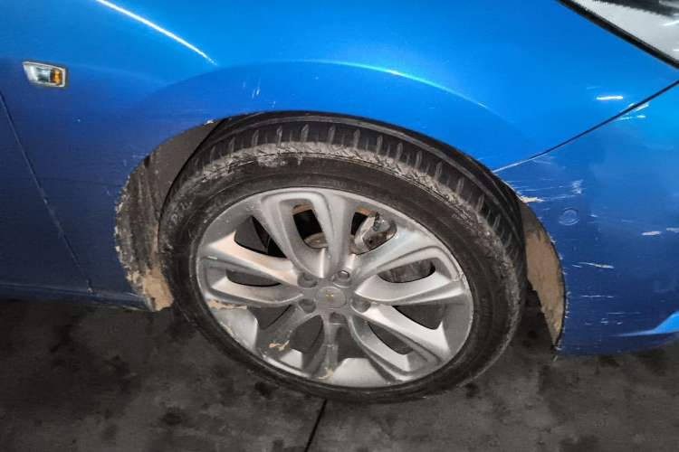 Used Chevrolet Cruze 2017 1.4T Hatchback Dual-Clutch Lingfeng Edition Right Front Wheel Hub