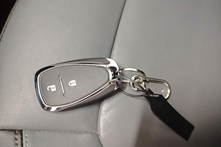 Used Chevrolet Cruze 2017 1.4T Hatchback Dual-Clutch Lingfeng Edition Vehicle Key